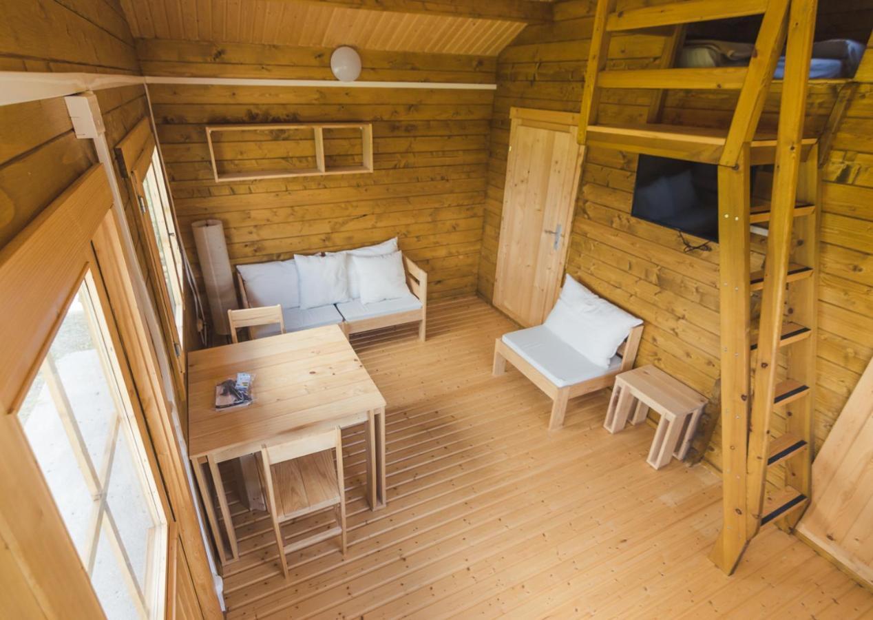 Albergue Restaurante De Artieda Exteriör bild