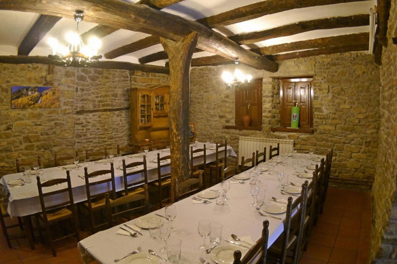Albergue Restaurante De Artieda Exteriör bild
