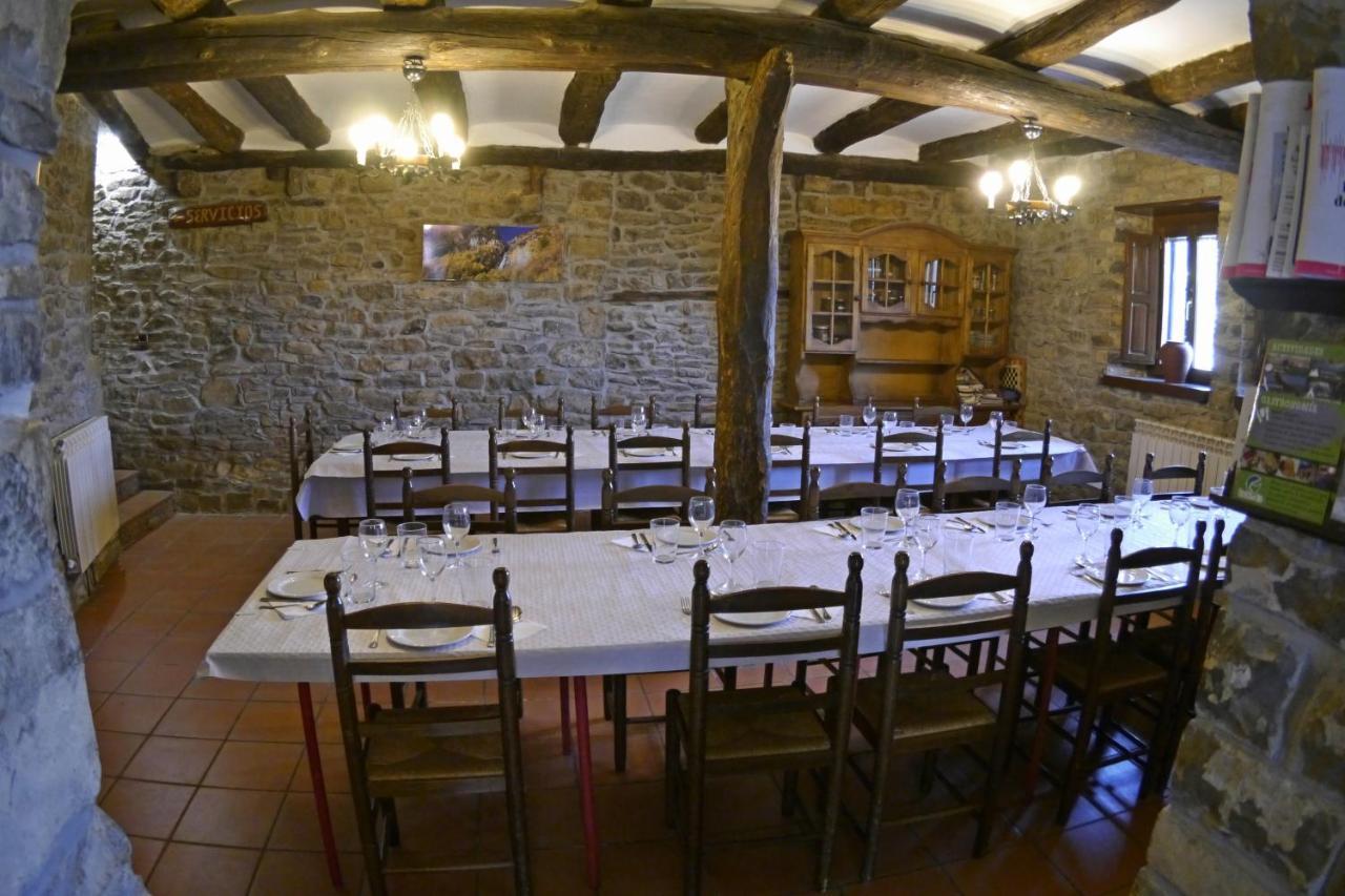 Albergue Restaurante De Artieda Exteriör bild