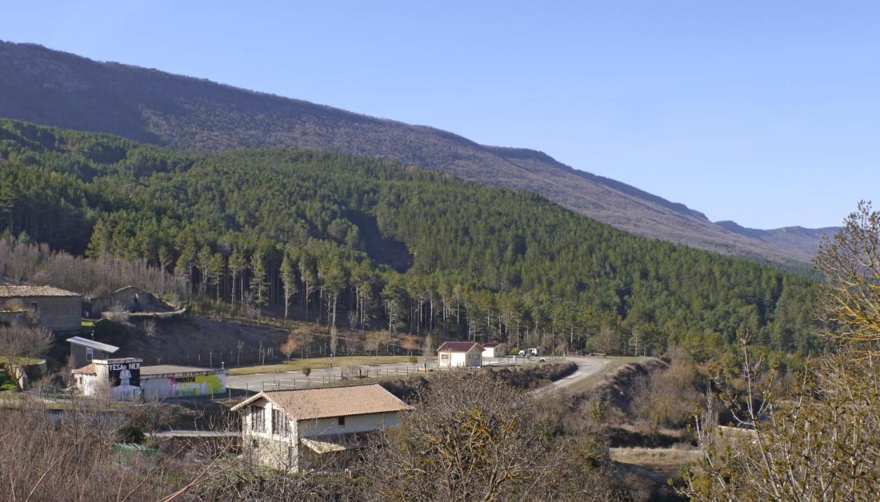 Albergue Restaurante De Artieda Exteriör bild