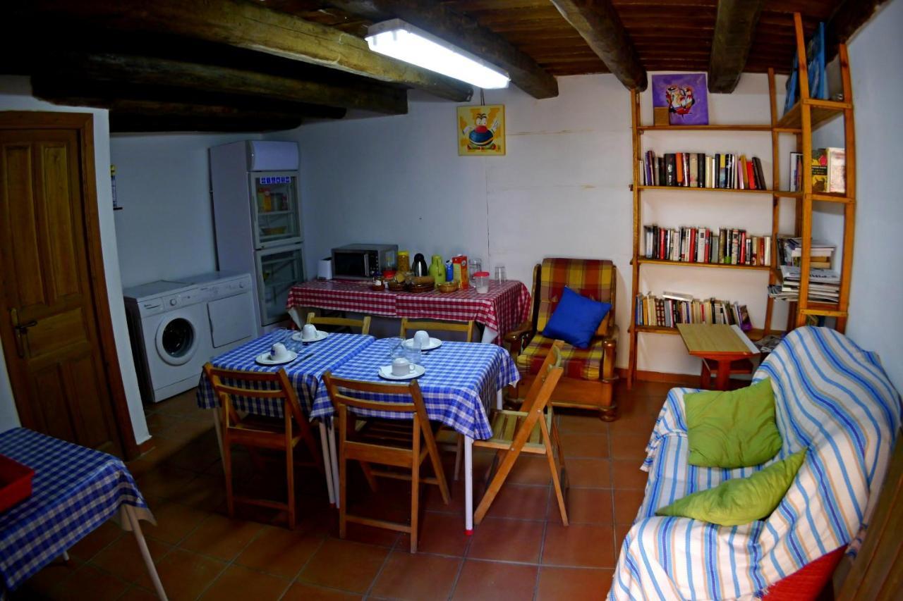 Albergue Restaurante De Artieda Exteriör bild